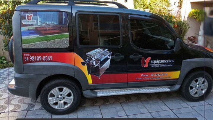 VEÍCULO ADESIVADO = DIVULGAÇÃO PODEROSA. E BARATA