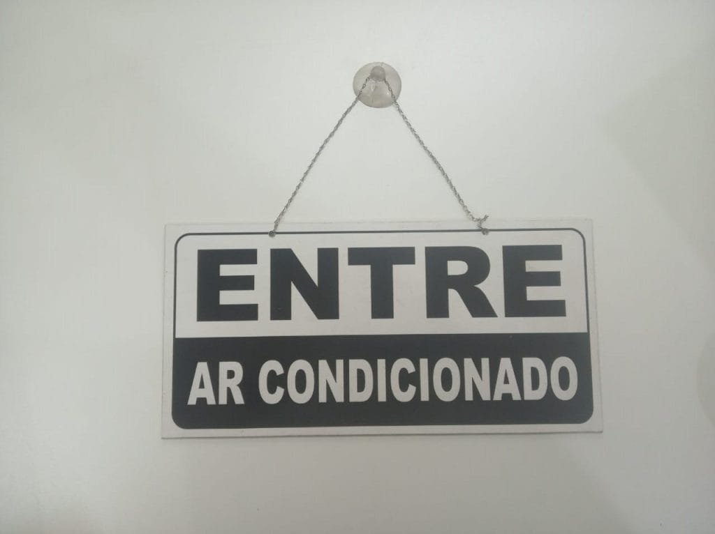 Sinalização / Displays Sinalização / Displays