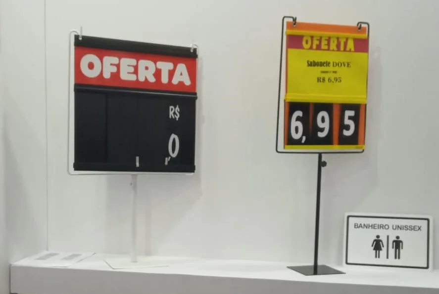 Sinalização / Displays Sinalização / Displays